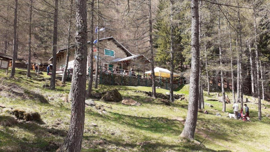 Hôtel Rifugio Geat Val Gravio à Villar Focchiardo Extérieur photo